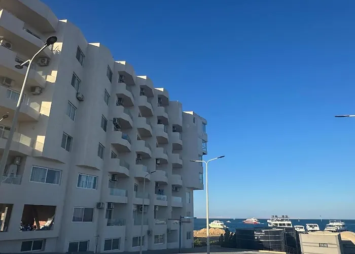 Apartment маленький голубий кит